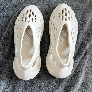 Adidas Yeezy foam runners